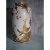 Vaso in porcellana con decori in oro zecchino